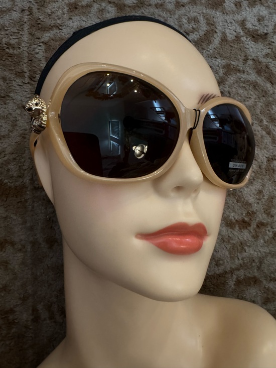 Futuristic sunglasses lion tan main image 7